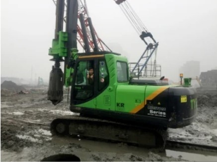 عمق حفاری 83 متر قطر ماشین سنگ چرخدار 2500Mm تورک 360 KN.M KR360c
