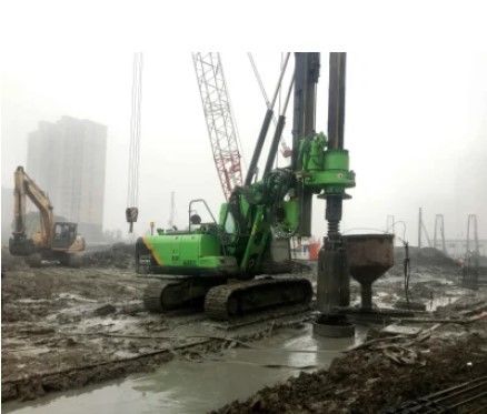 دستگاه هیدرولیک Jiangsu با عرض 4300mm عرض عملیاتی 20mm حداکثر عمق انبار و کنترل هیدرولیک جویستیک برای نصب پایه